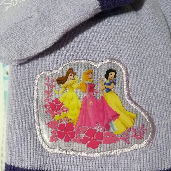🔥SALE🔥 Disney Princesses Cinderella Girls Winter Hat / Mittens NWT Sz 4 / 6X - Picture 2 of 3